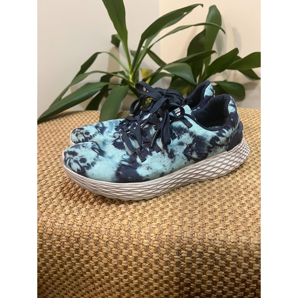 Stylish Athletic Shoes in Blue Tie-Dye